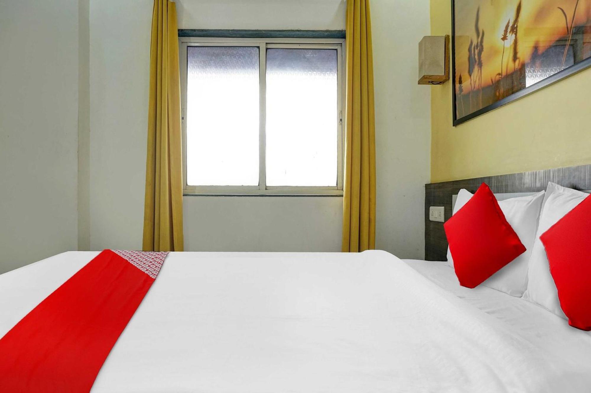 Hotel O Pimprii Stays Exteriör bild