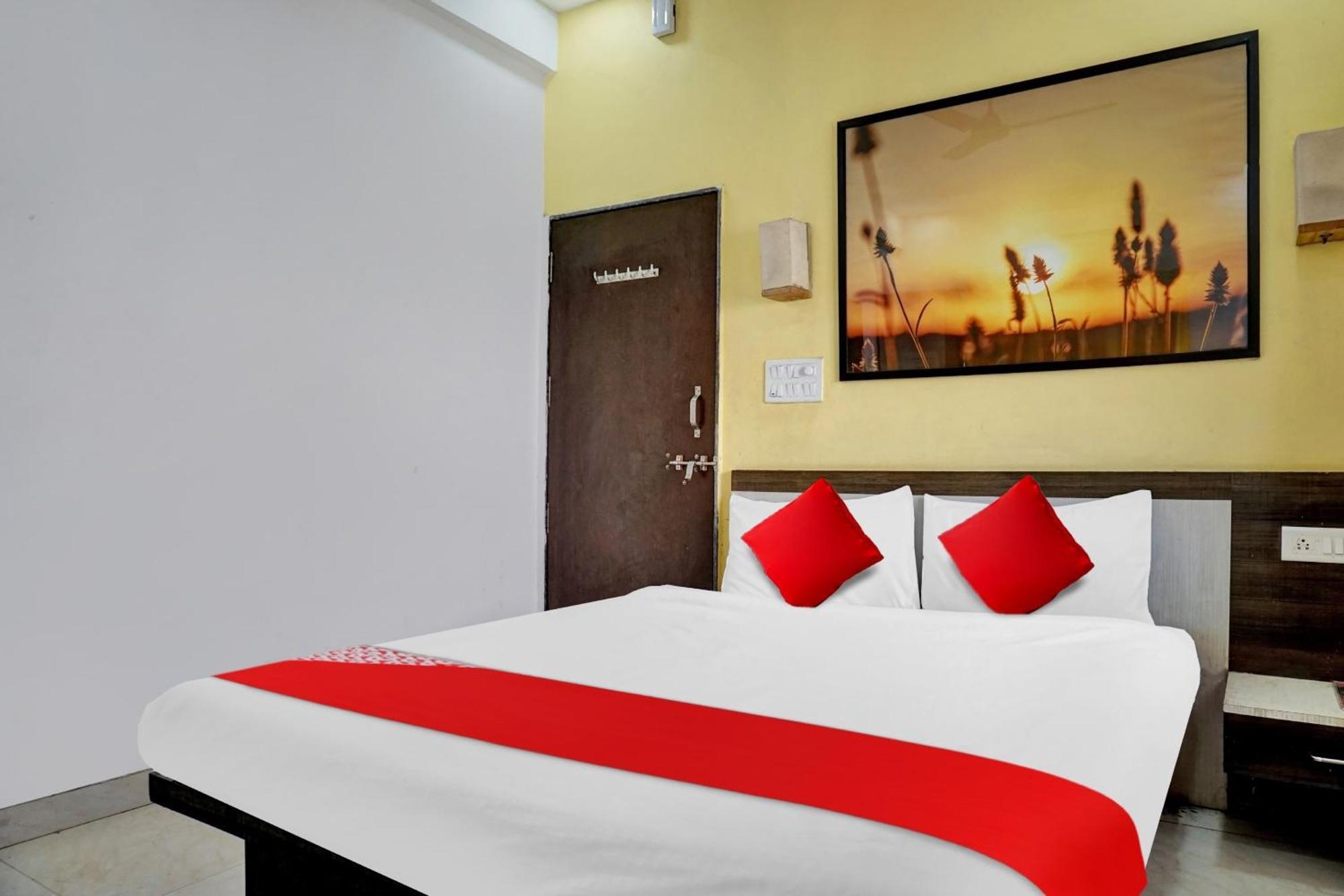 Hotel O Pimprii Stays Exteriör bild