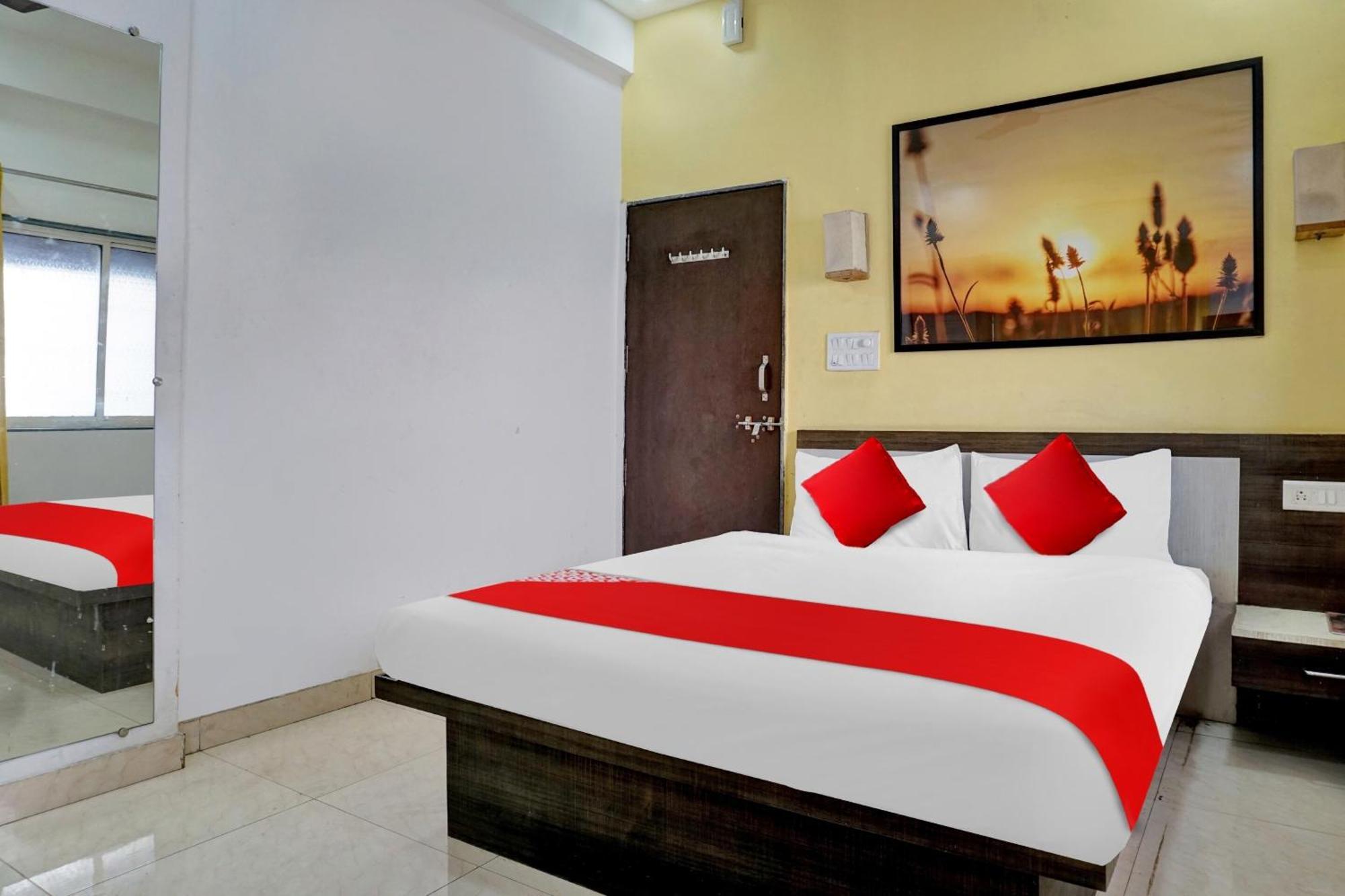 Hotel O Pimprii Stays Exteriör bild